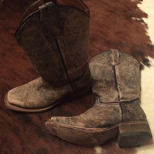 CORRAL Teen Distressed Boots